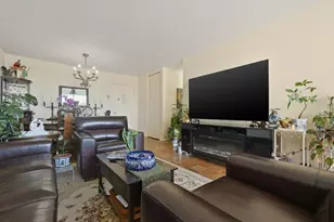 269-10 Grand Central Pkwy, Floral Park, NY 11005 - Photo 8