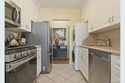 26910 Grand Central Parkway #31B, Floral Park, NY 11005 - Photo 12