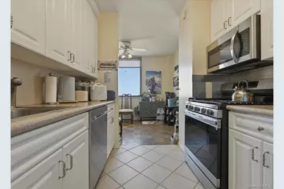 26910 Grand Central Parkway #31B, Floral Park, NY 11005 - Photo 14