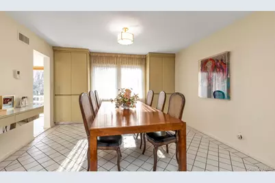 2038 Berfond Court, Merrick, NY 11566 - Photo 10