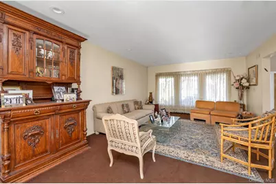 2038 Berfond Court, Merrick, NY 11566 - Photo 4