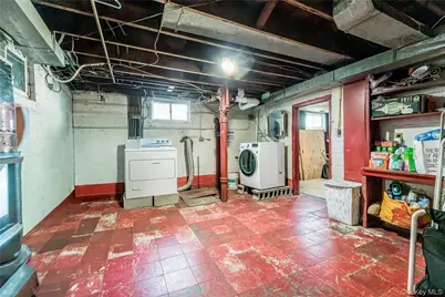 233 Clunie Avenue, Yonkers, NY 10703 - Photo 24