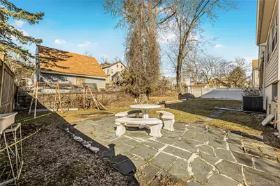 233 Clunie Avenue, Yonkers, NY 10703 - Photo 6