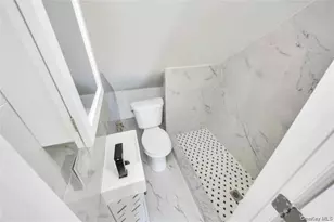 100-35 204th St, Hollis, NY 11423 - Photo 26