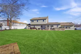 102 Peconic Dr S, Massapequa, NY 11758 - Photo 38