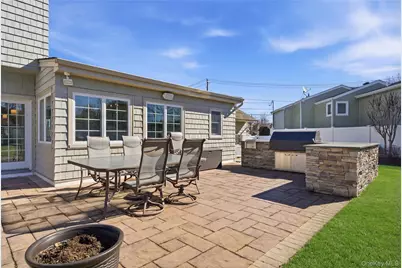 102 Peconic Drive S, Massapequa, NY 11758 - Photo 40