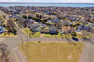 102 Peconic Dr S, Massapequa, NY 11758 - Photo 42