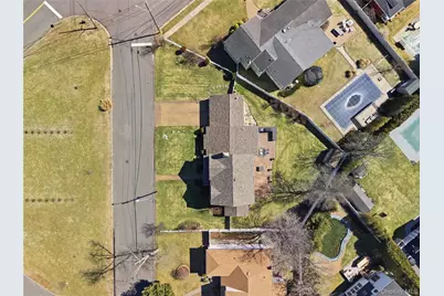 102 Peconic Drive S, Massapequa, NY 11758 - Photo 48