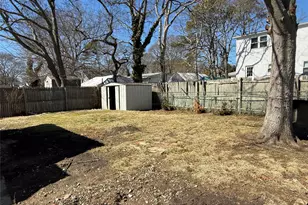 21 Sherwood Dr, Mastic Beach, NY 11951 - Photo 16