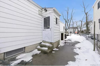 21 Oak Avenue, Inwood, NY 11096 - Photo 14