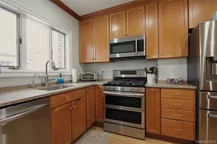 61-21 81st St, Middle Village, NY 11379 - Photo 12