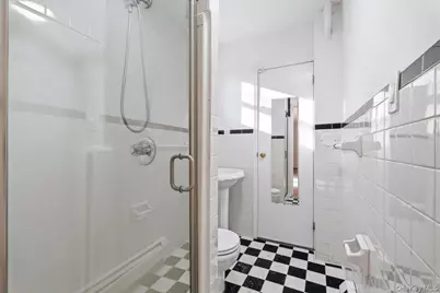 21 Park Avenue W, White Plains, NY 10607 - Photo 20