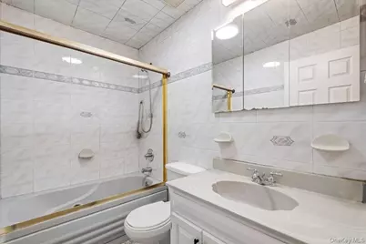 21 Park Avenue W, White Plains, NY 10607 - Photo 14