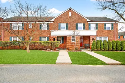 66 Robins Crescent #66, New Rochelle, NY 10801 - Photo 2