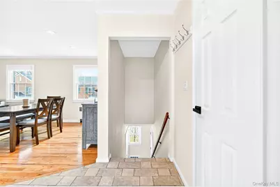 66 Robins Crescent #66, New Rochelle, NY 10801 - Photo 8