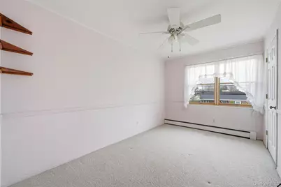 219 E John Street, Lindenhurst, NY 11757 - Photo 18