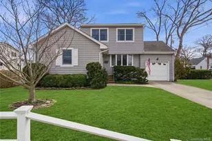 219 E John St, Lindenhurst, NY 11757 - Photo 2