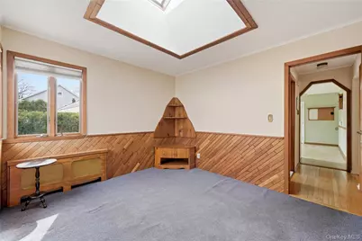 219 E John Street, Lindenhurst, NY 11757 - Photo 16