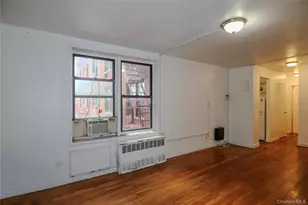 87-20 175th St, Jamaica, NY 11432 - Photo 2