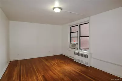 8720 175th Street #3J, Jamaica, NY 11432 - Photo 4