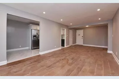 15272 Melbourne Avenue #2G, Flushing, NY 11367 - Photo 8