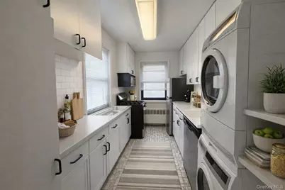 242-05 61 Avenue #F13 Lower, Little Neck, NY 11362 - Photo 2