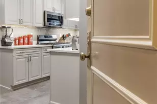 185 Bryant Ave, White Plains, NY 10605 - Photo 2