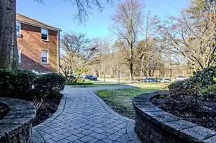 185 Bryant Ave, White Plains, NY 10605 - Photo 12