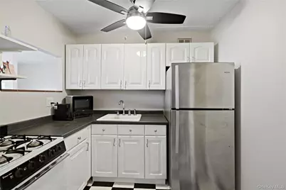 2 Consulate Drive #3B, Tuckahoe, NY 10707 - Photo 6