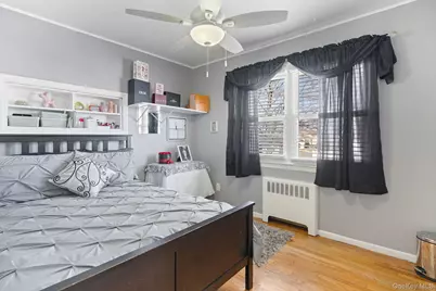 572 S Bayview Avenue, Freeport, NY 11520 - Photo 12