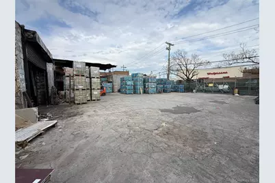 11552 Lefferts Boulevard, Ozone Park, NY 11420 - Photo 10