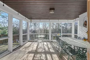 2 Chester Dr, Great Neck, NY 11021 - Photo 26