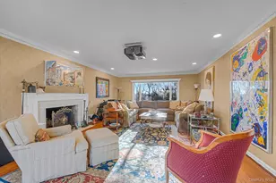 2 Chester Dr, Great Neck, NY 11021 - Photo 4