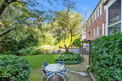 2 Chester Drive, Great Neck, NY 11021 - Photo 30