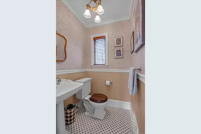 2 Chester Drive, Great Neck, NY 11021 - Photo 16