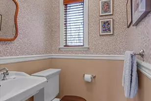 2 Chester Dr, Great Neck, NY 11021 - Photo 16