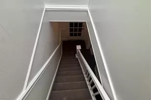 70-27 68th Pl, Glendale, NY 11385 - Photo 18