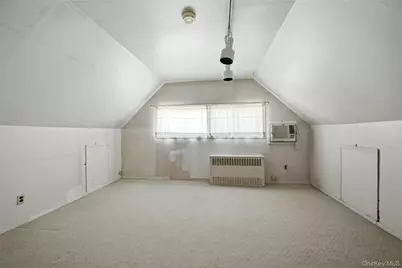 46 Boxwood Lane, Hicksville, NY 11801 - Photo 22