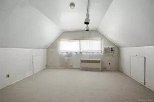 46 Boxwood Ln, Hicksville, NY 11801 - Photo 22