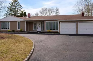 12 Fowler Ln, Mount Sinai, NY 11766 - Photo 2