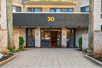 30 Greenridge Avenue #4M, White Plains, NY 10605 - Photo 1