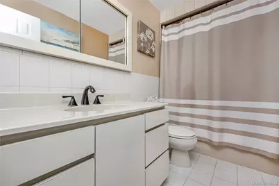 75 N Sloan Drive N, Valley Stream, NY 11580 - Photo 20