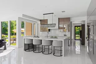 31 Chestnut Hill Dr, Upper Brookville, NY 11771 - Photo 12