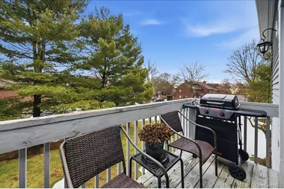 9 Country Place, Mohegan Lake, NY 10547 - Photo 4