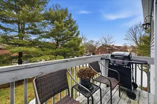 9 Country Pl, Mohegan Lake, NY 10547 - Photo 4