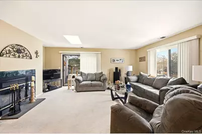 9 Country Place, Mohegan Lake, NY 10547 - Photo 12