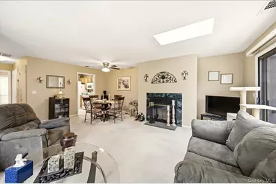 9 Country Place, Mohegan Lake, NY 10547 - Photo 8