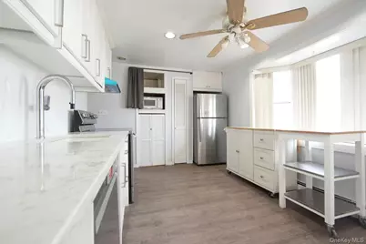 32 Needle Lane, Levittown, NY 11756 - Photo 6