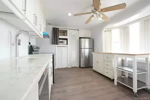 32 Needle Ln, Levittown, NY 11756 - Photo 6