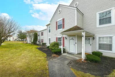 171 Fairview Circle, Middle Island, NY 11953 - Photo 4